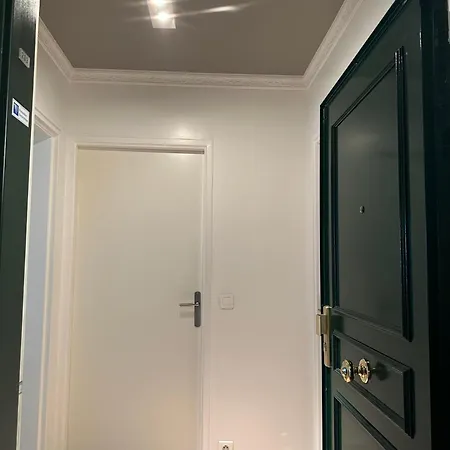Apartment Maison Parisienne